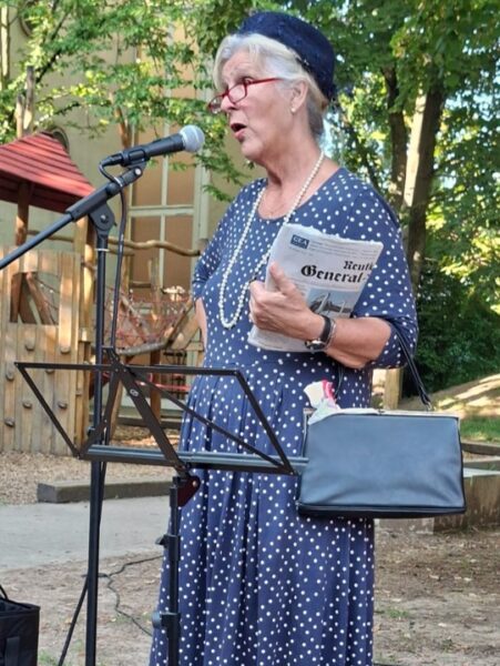Abendveranstaltung mit Bronnweiler Weib Friedel Kehrer beim 6. Roter Kultursommer in den Sommerferien.
